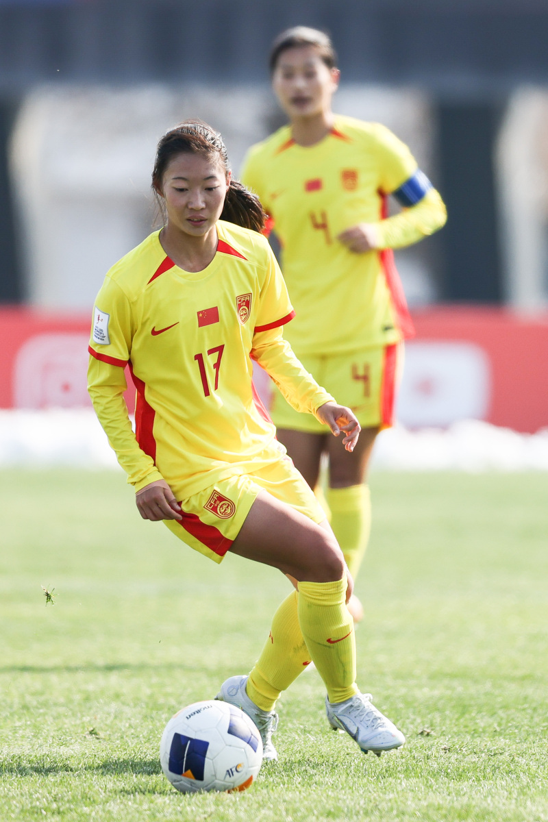 中国女足以出色表现夺冠，赢得掌声(中国女足以出色表现夺冠,赢得掌声的是谁)
