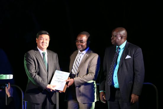 非洲球员集体进取赢得全球东非洲联赛冠军的简单介绍
