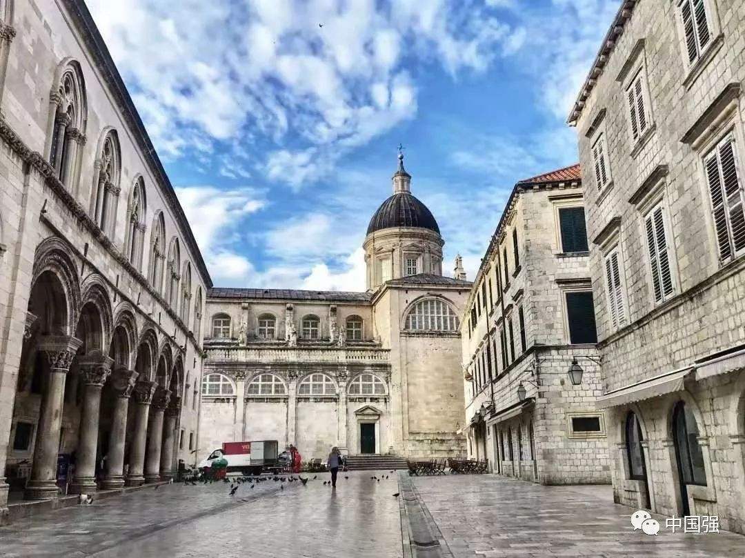 星空体育竞技-斯洛文尼亚客场爆冷取胜，晋级形势喜人的简单介绍