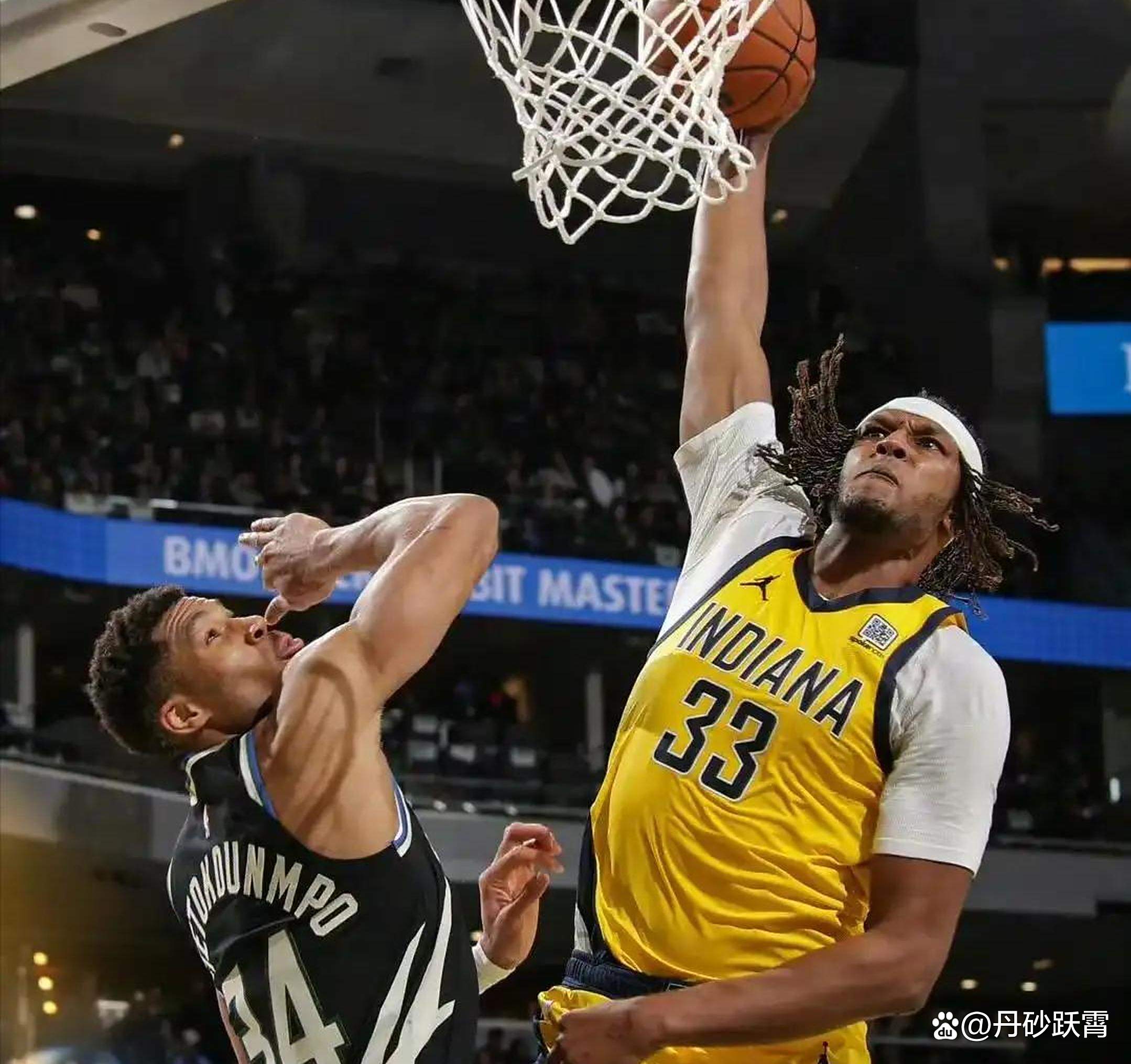 雄鹿不敌开拓者，利拉德猛砍40分