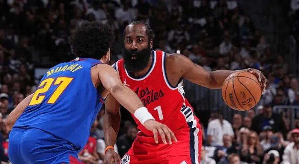 包含火箭战胜国王，哈登砍下40分的词条