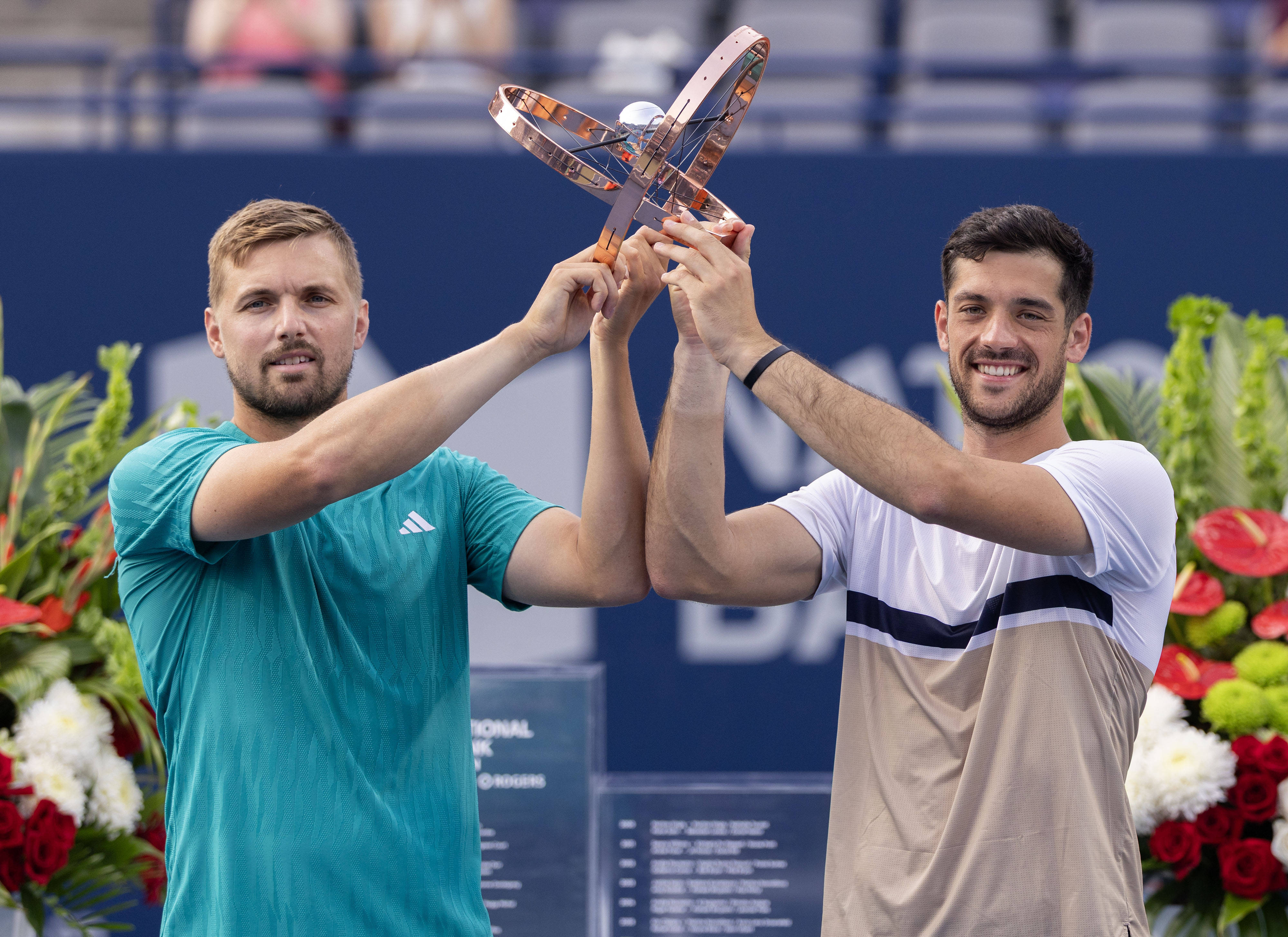 加拿大队在热身赛中与德国交手