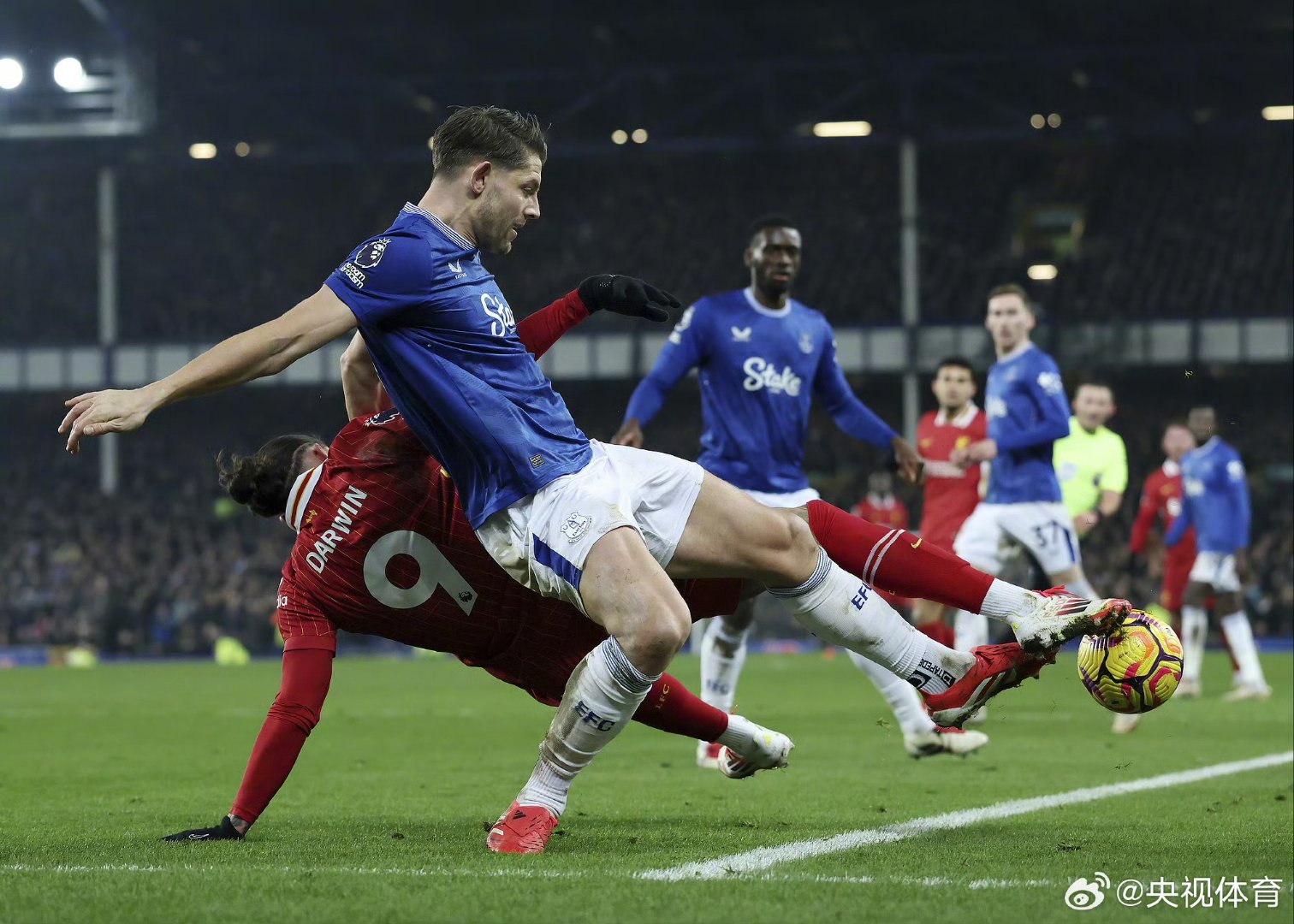 星空体育教练-克雷斯费尔德主场大胜，德乙联赛保级形势重振