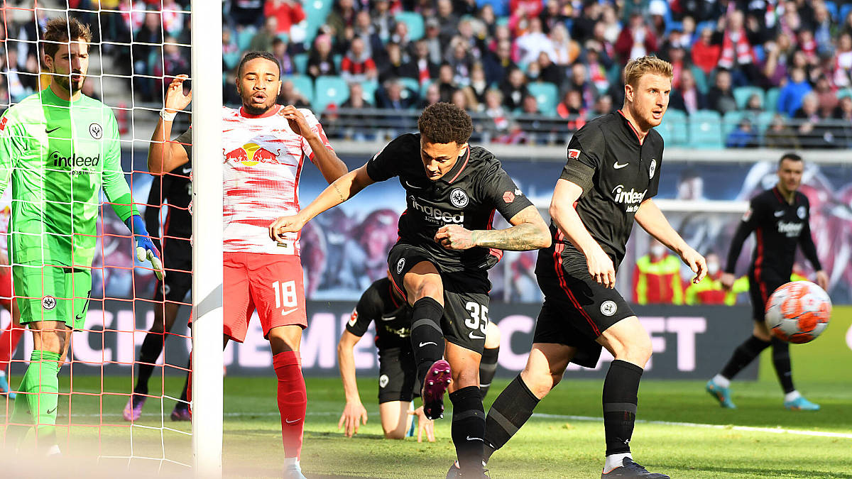 克雷斯费尔德主场大胜,德乙联赛保级形势重振 克雷斯费尔德主场大胜,德乙联赛保级形势重振